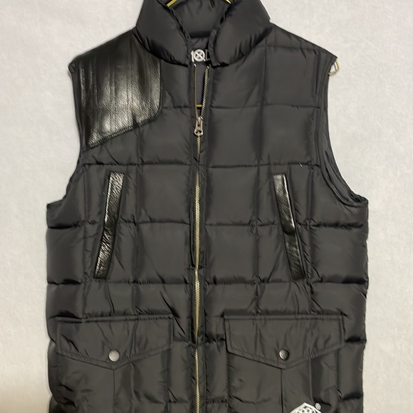 10.Deep Vest - Picture 2 of 8